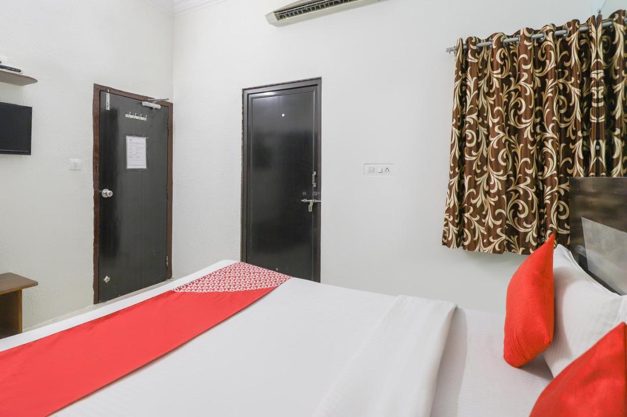 Hotel Jasmine Αχμπανταμπάντ Εξωτερικό φωτογραφία
