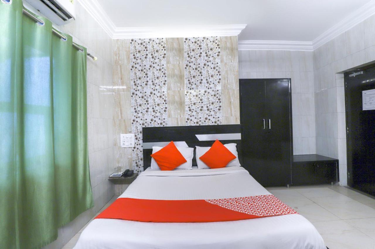 Hotel Jasmine Αχμπανταμπάντ Εξωτερικό φωτογραφία