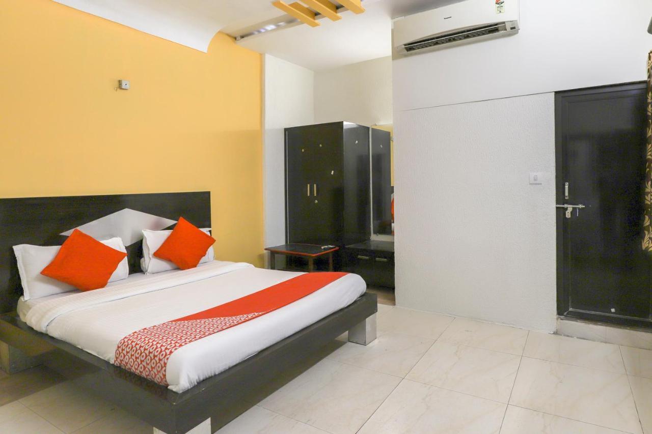 Hotel Jasmine Αχμπανταμπάντ Εξωτερικό φωτογραφία