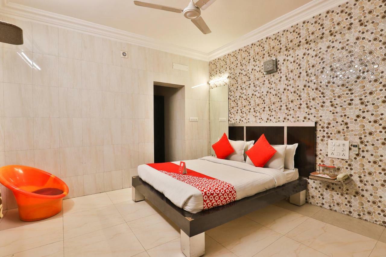 Hotel Jasmine Αχμπανταμπάντ Εξωτερικό φωτογραφία